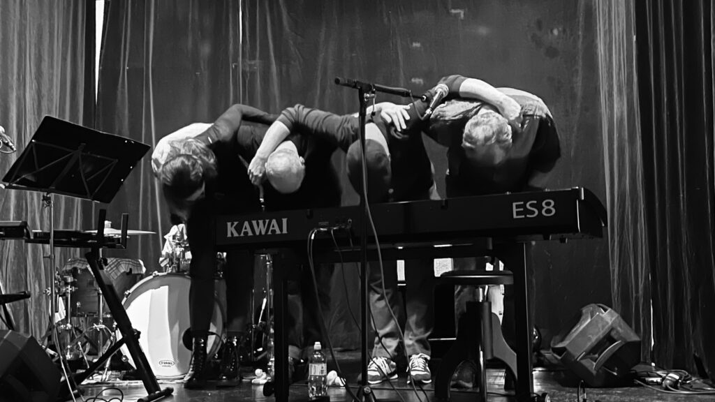 Richard Kapp & The Gowns